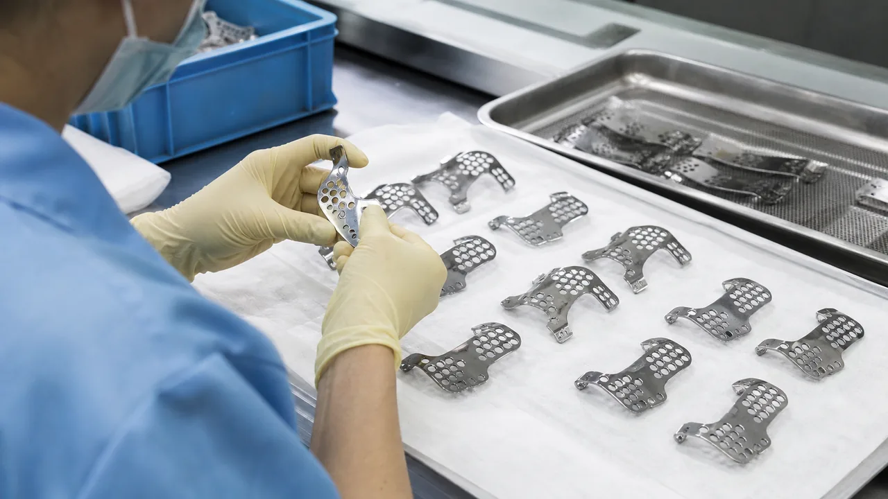 Chemically etched 0Cr25Al5 Resistance Alloy parts — FeCl₃+HCl